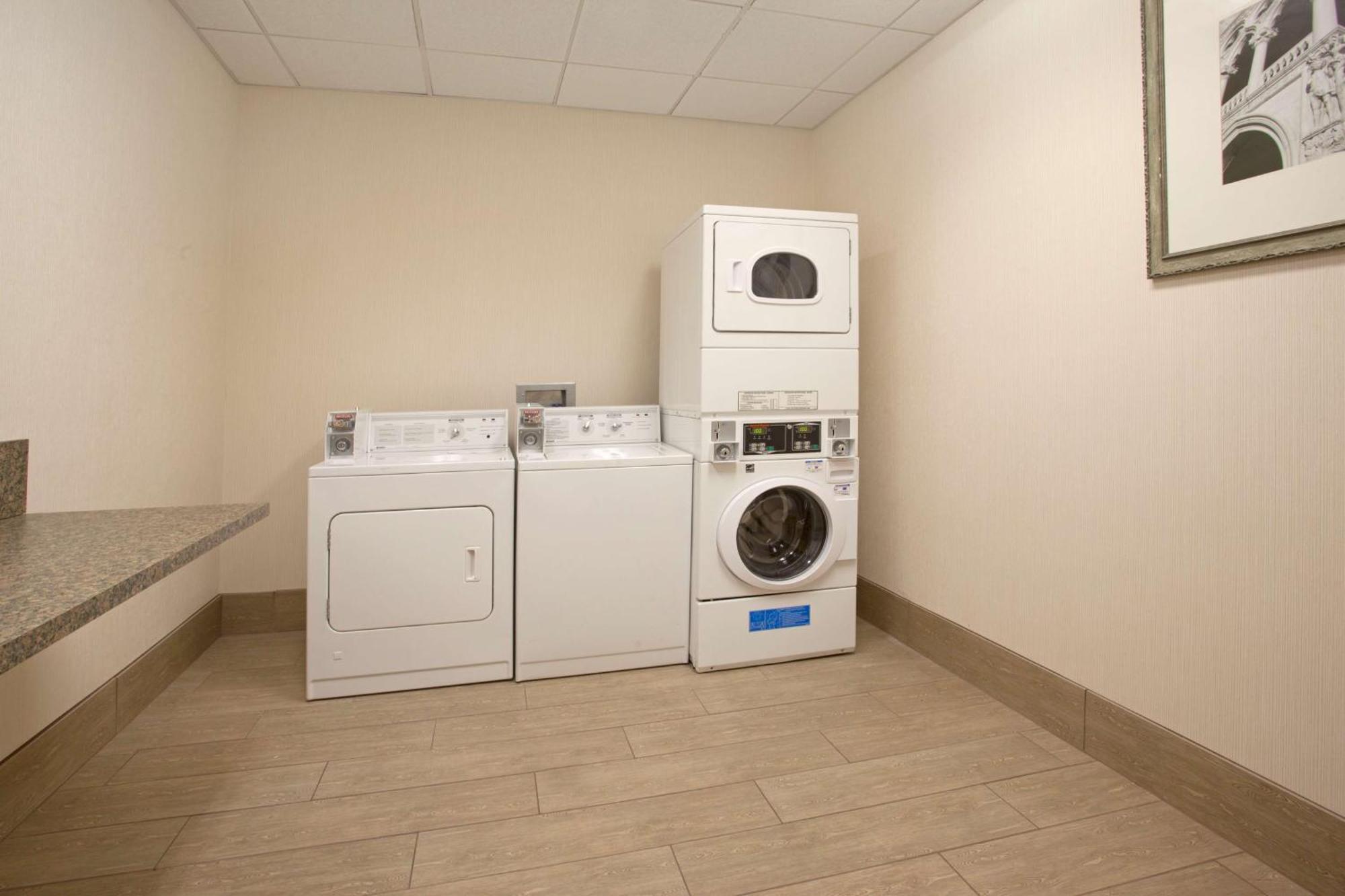 Hilton Garden Inn Fort Collins Eksteriør billede